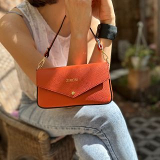 💥 KABELKA, KTERÁ NEZŮSTANE BEZ POVŠIMNUTÍ 💥 Novinka od ZIROSI v syté oranžové tě nenechá splynout s davem. 🛍 Objednej si...